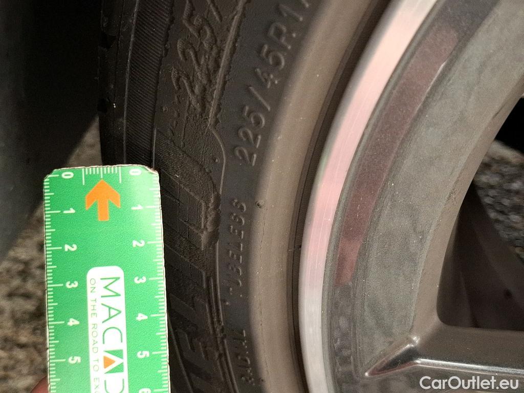  Bmw  Serie 1 BMW Série 1 / 2019 / 5P / Berline 116i DKG7 Business Design #4