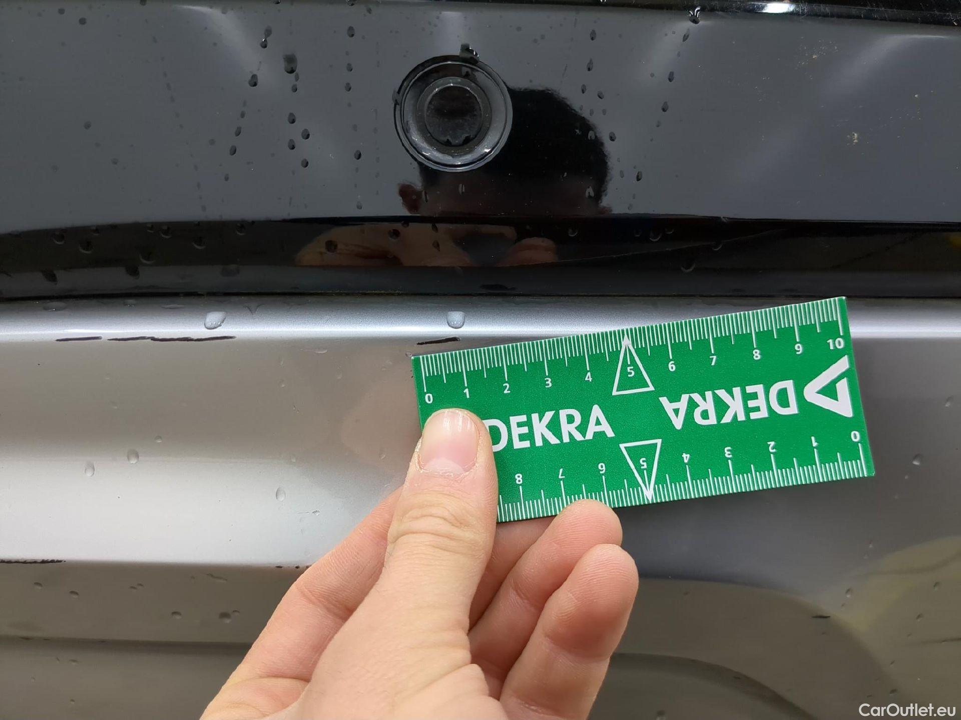  KIA  Sportage KIA  / 2021 / 5P / SUV 1.6 T-GDI 265 PHEV AUTO 4WD DESIGN #17