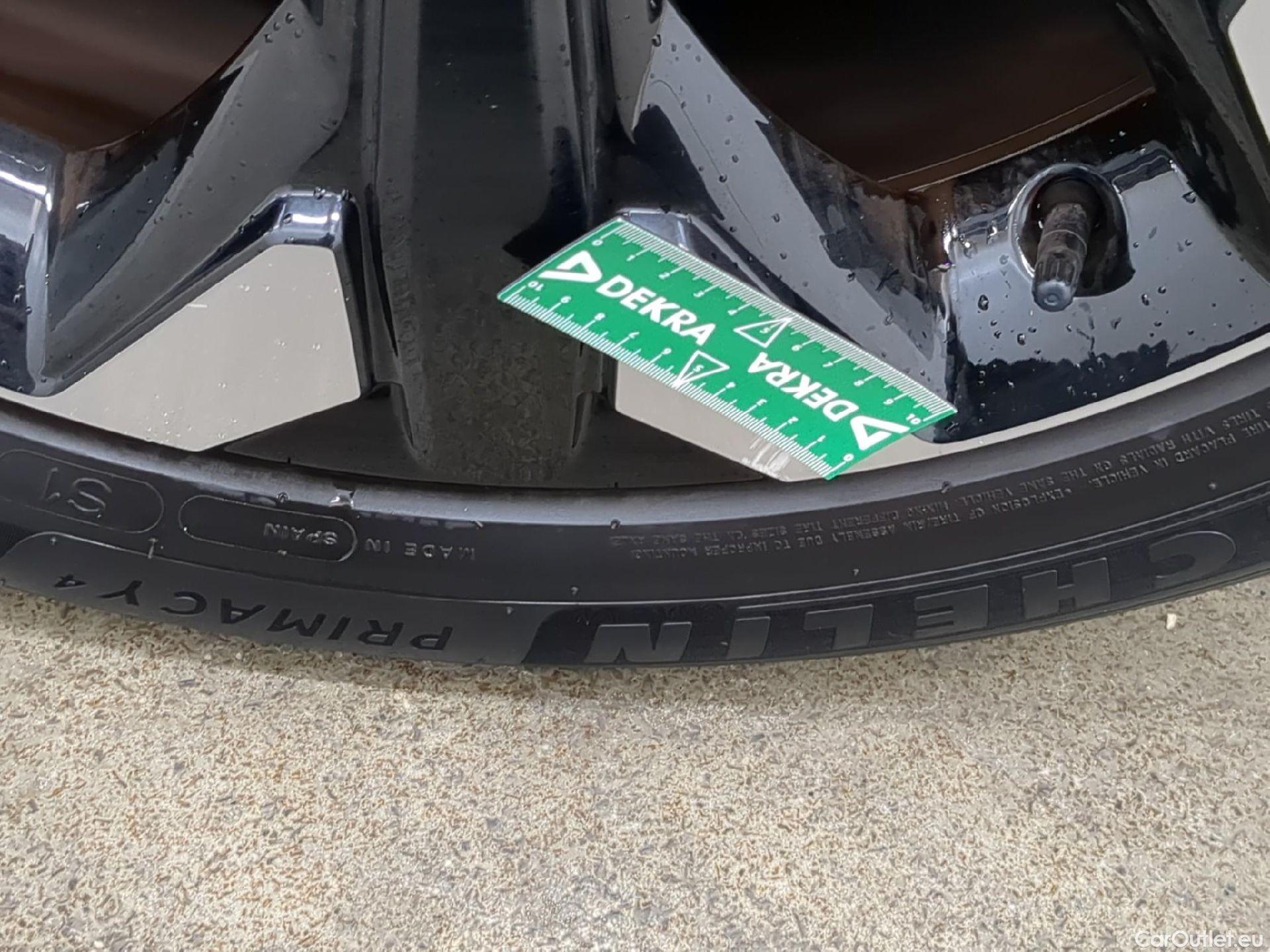  KIA  Sportage KIA  / 2021 / 5P / SUV 1.6 T-GDI 265 PHEV AUTO 4WD DESIGN #1