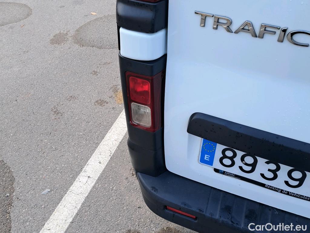  Renault  Trafic RENAULT  / 2019 / 4P / furgón Furgón 27 L1H1 Energy BluedCi 88 kW (AC) #12