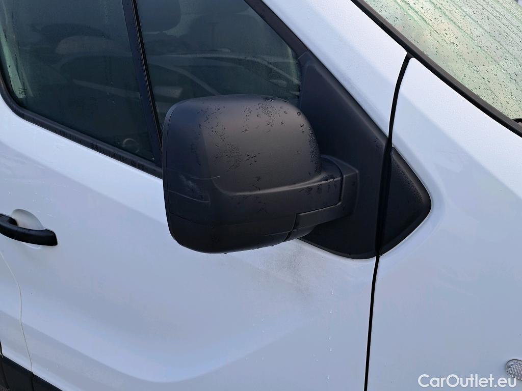  Renault  Trafic RENAULT  / 2019 / 4P / furgón Furgón 27 L1H1 Energy BluedCi 88 kW (AC) #32