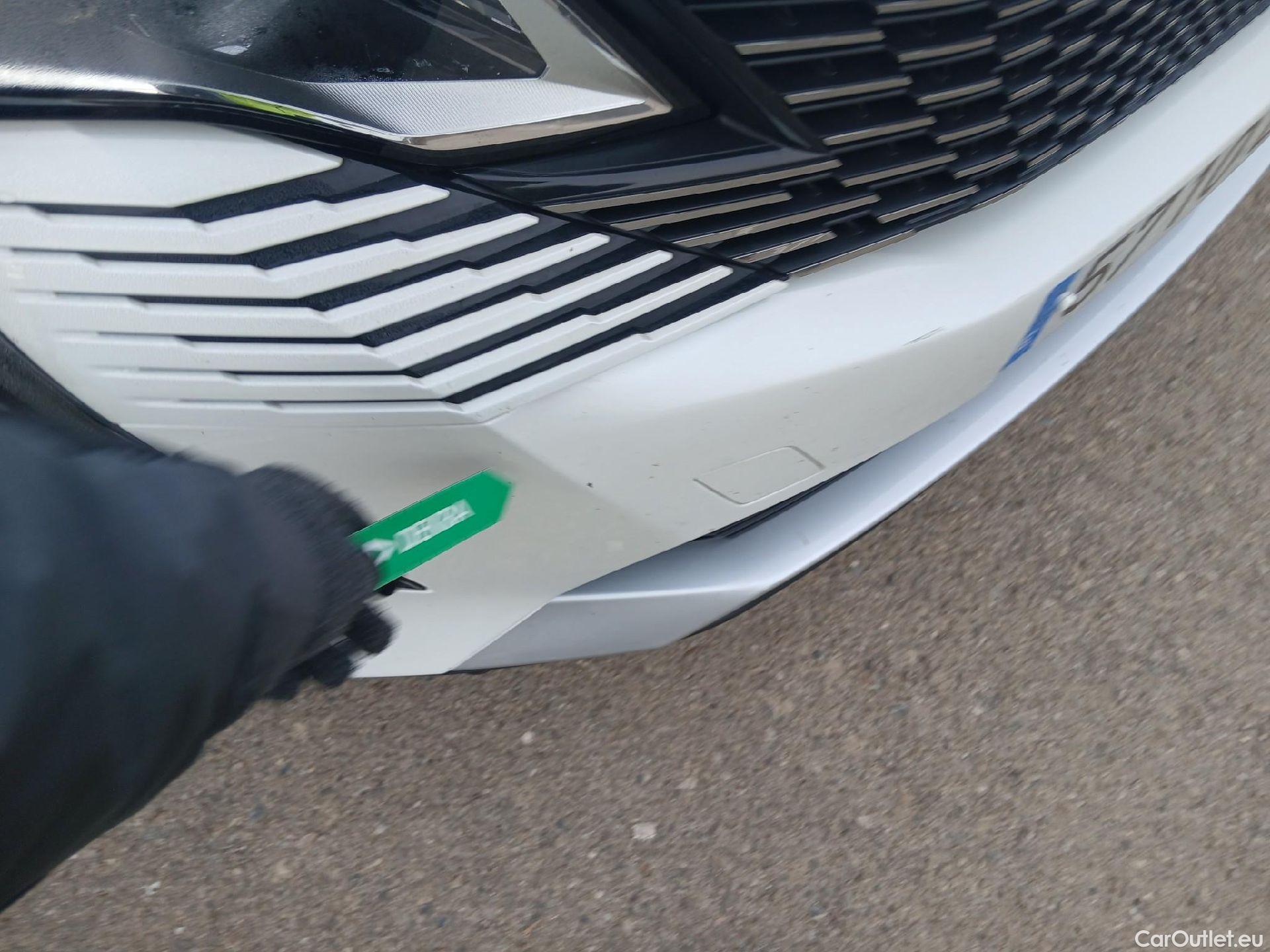  Peugeot  3008 PEUGEOT  Hybrid / 2020 / 5P / todoterreno 225 e-EAT8 GT #2