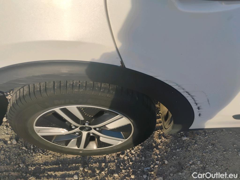  KIA  Niro KIA  / 2019 / 5P / crossover 1.6 GDi HEV 104kW (141CV) Drive #8