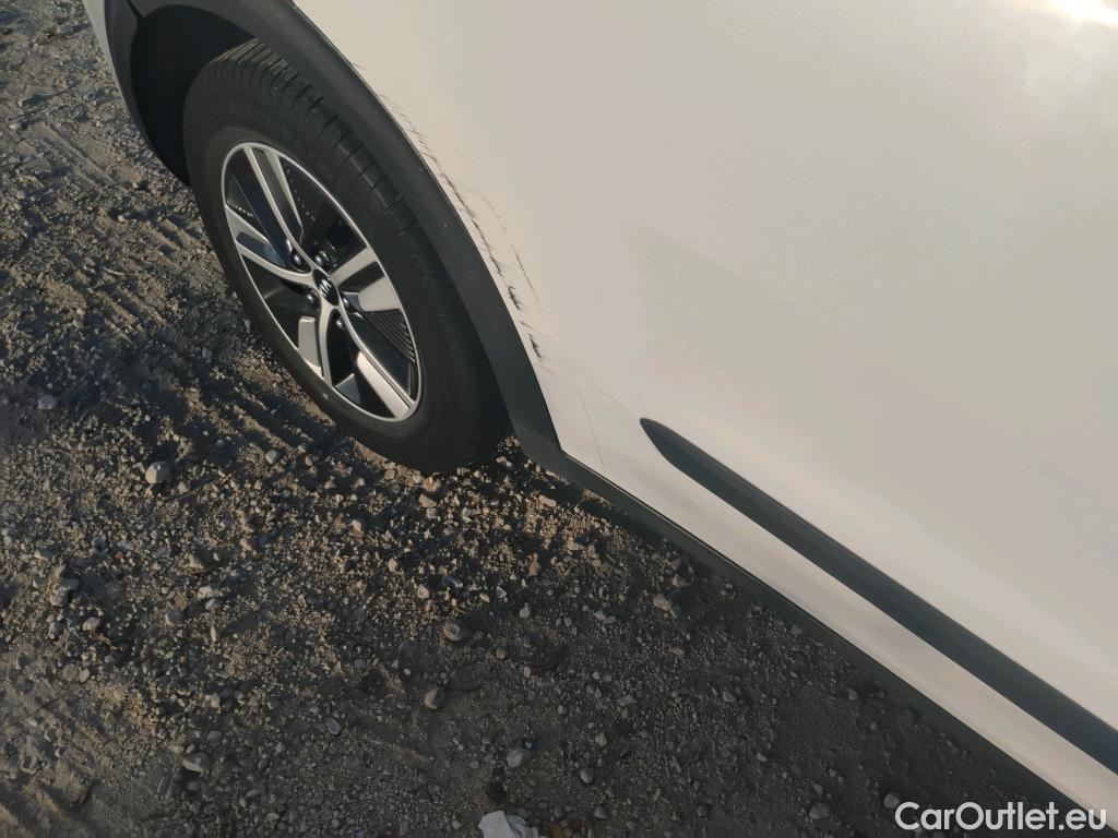  KIA  Niro KIA  / 2019 / 5P / crossover 1.6 GDi HEV 104kW (141CV) Drive #10