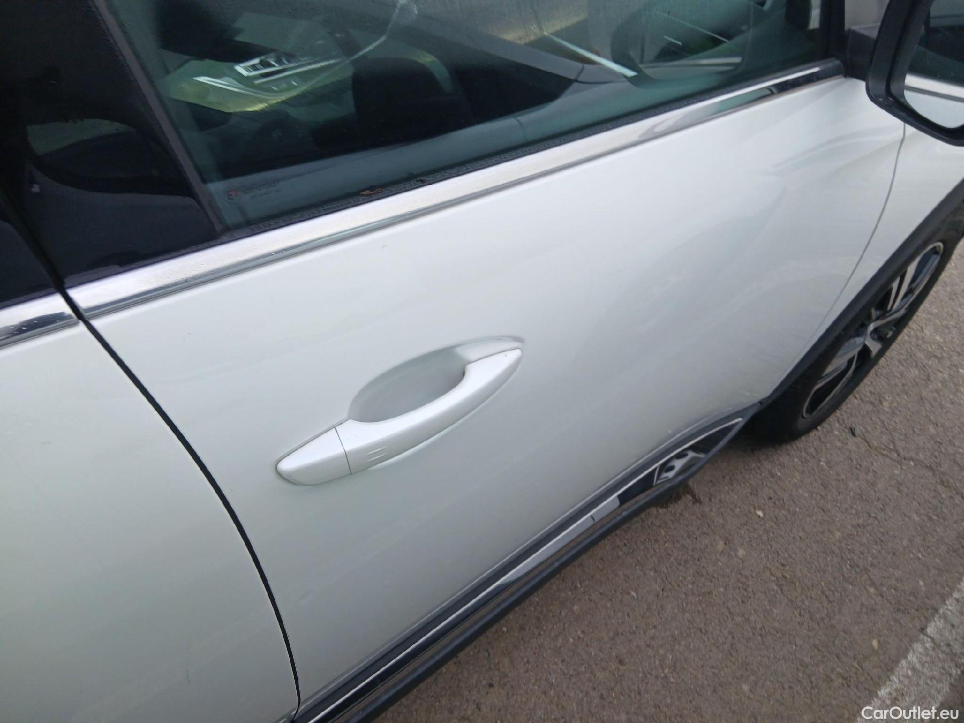  Peugeot  3008 PEUGEOT  Hybrid / 2020 / 5P / todoterreno 225 e-EAT8 GT #13