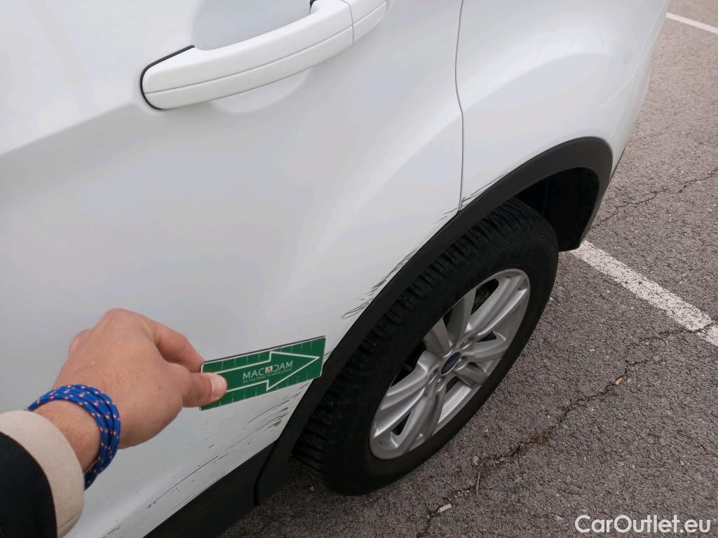  Ford  Kuga FORD  / 2016 / 5P / todoterreno 1.5 EcoBoost 88kW 4x2 Trend+ (CX) #40