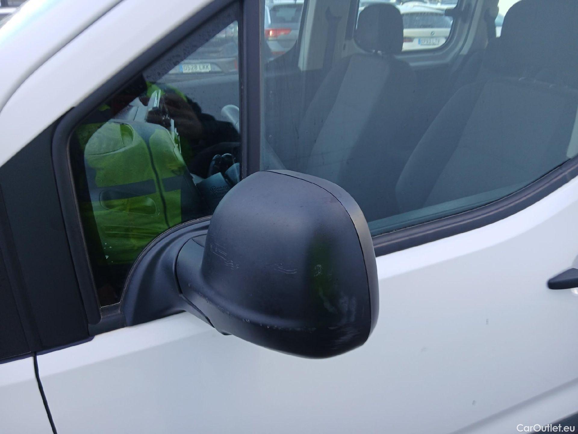  Citroen  Berlingo CITROEN  / 2018 / 4P / combi Talla M BlueHDi 100 LIVE (AC) #6