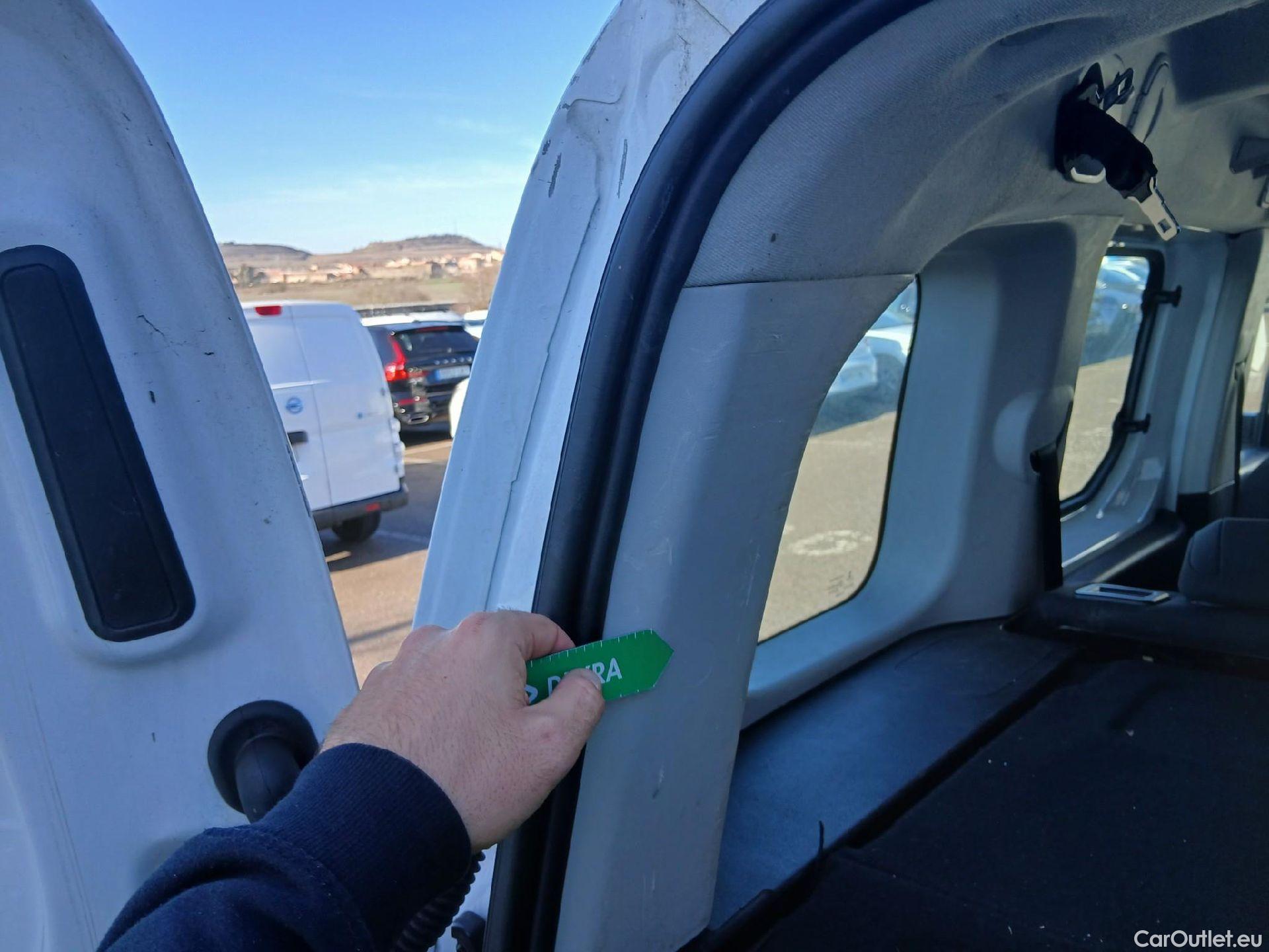  Peugeot  RIFTER PEUGEOT  / 2018 / 4P / combi Active Standard BlueHDi 73kW (IND) (CX2) #48