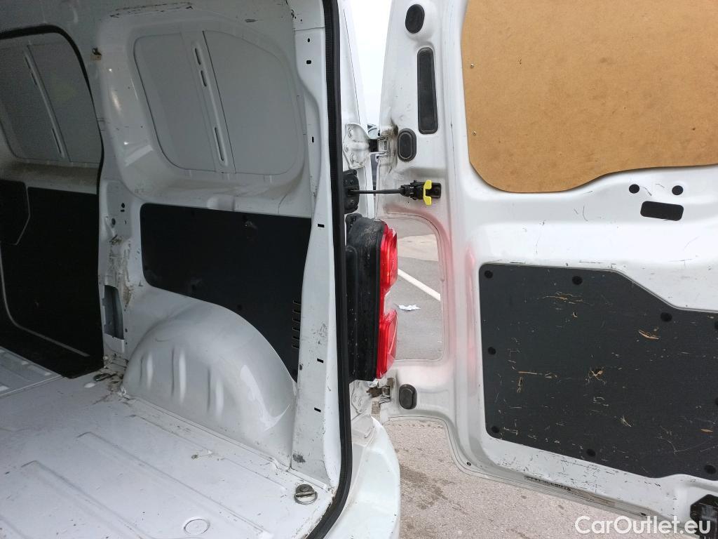  Opel  Vivaro OPEL  / 2019 / 4P / furgón 2.0 Diésel 110kW/150CV M Inc Innovation #18