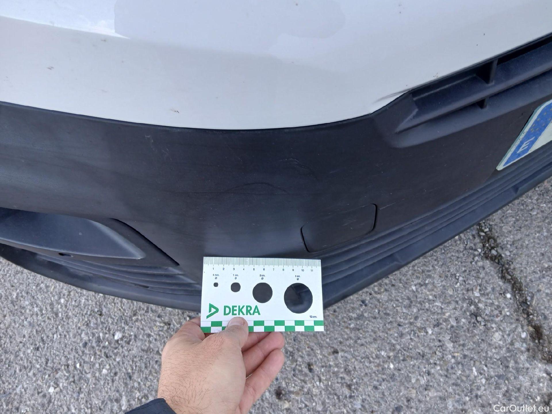  Citroen  Berlingo CITROEN  / 2018 / 4P / combi Talla M BlueHDi 100 LIVE (AC) #4