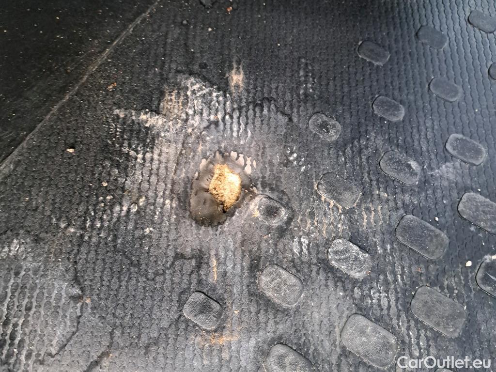  Renault  Trafic RENAULT  / 2019 / 4P / furgón Furgón 27 L1H1 Energy BluedCi 88 kW (AC) #15