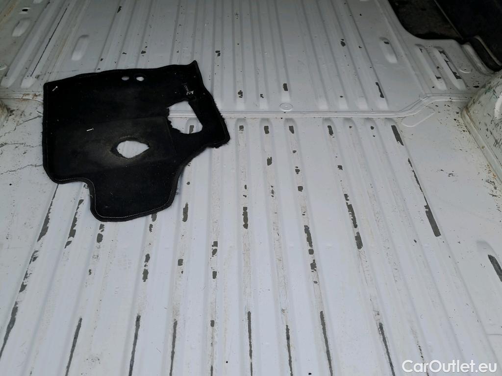  Renault  Trafic RENAULT  / 2019 / 4P / furgón Furgón 27 L1H1 Energy BluedCi 88 kW (AC) #2