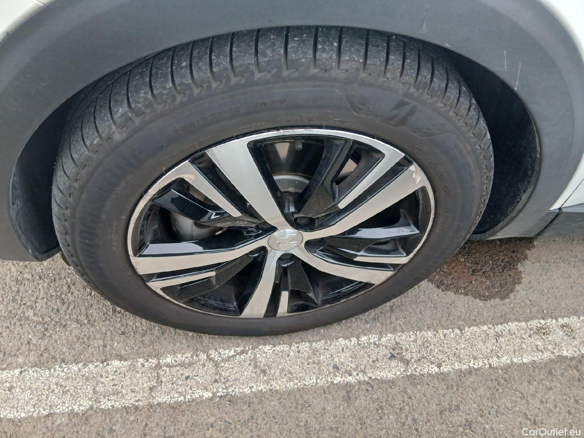  Peugeot  3008 PEUGEOT  Hybrid / 2020 / 5P / todoterreno 225 e-EAT8 GT #5