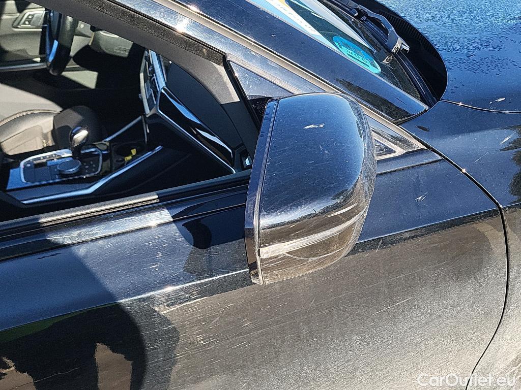  Bmw  Serie 3 BMW  / 2018 / 4P / sedán 318d Auto. #23