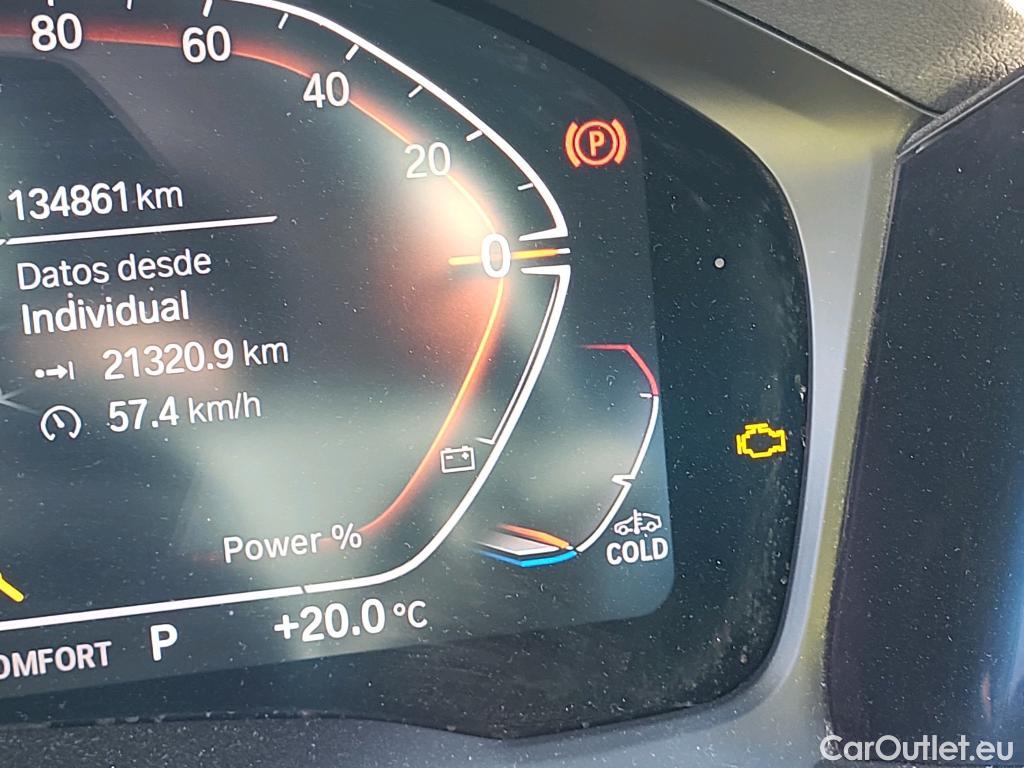  Bmw  Serie 3 BMW  / 2018 / 4P / sedán 318d Auto. #29