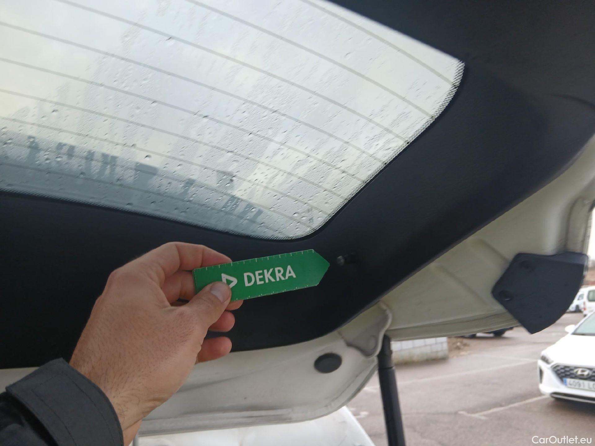  Jeep  Patriot JEEP Renegade / 2014 / 5P / todoterreno Limited 1.0G 88kW (120CV) 4x2 #40