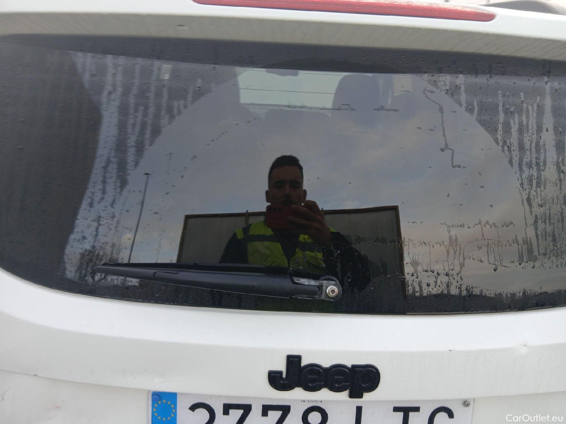  Jeep  Patriot JEEP Renegade / 2014 / 5P / todoterreno Limited 1.0G 88kW (120CV) 4x2 #24