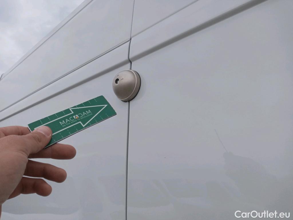  Peugeot  Boxer PEUGEOT  / 2014 / 4P / furgón 333 L2 H2 BHDI 88kW (120CV) S&S 6 V. M #39