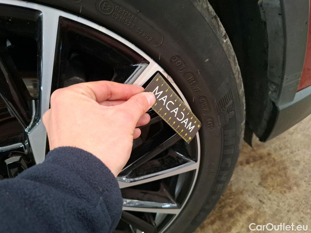  Toyota  C-HR TOYOTA  5p Berline 1.8 HYBRIDE 122 COLLECTION #26