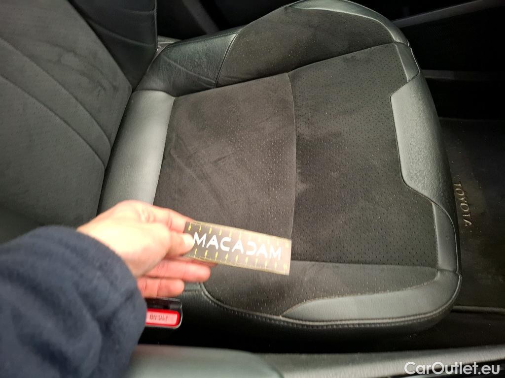  Toyota  C-HR TOYOTA  5p Berline 1.8 HYBRIDE 122 COLLECTION #18