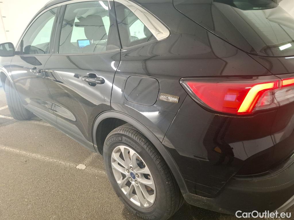  Ford  Kuga FORD   2019  5P  SUV 25 190 hybrid Flexifuel Pshift Titanium #36