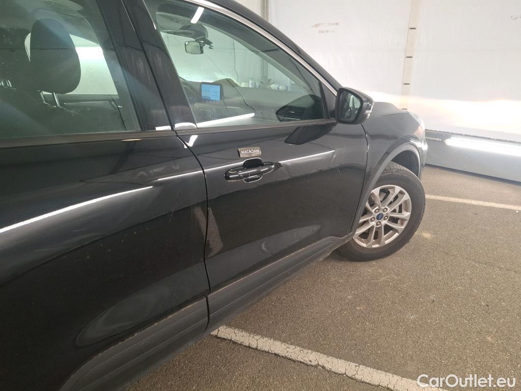  Ford  Kuga FORD   2019  5P  SUV 25 190 hybrid Flexifuel Pshift Titanium #50