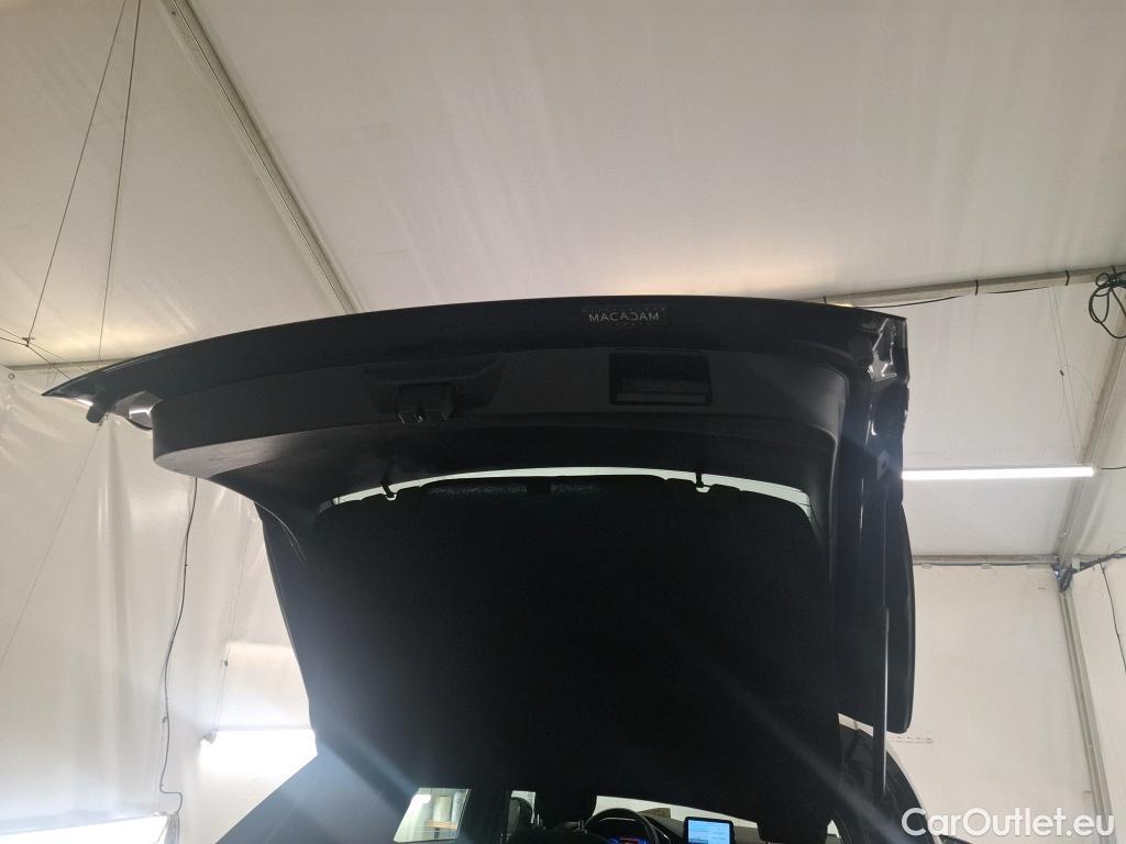  Ford  Kuga FORD   2019  5P  SUV 25 190 hybrid Flexifuel Pshift Titanium #19