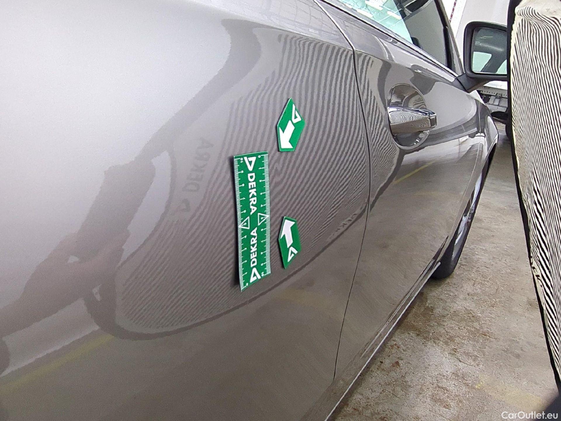  Mercedes  A-Klasse MERCEDES-BENZ Classe A Compact / 2018 / 5P / Berline A 180 Business Line #9