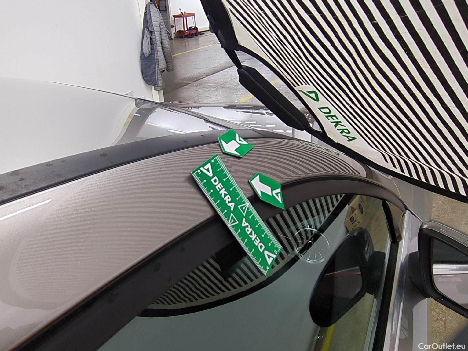  Mercedes  A-Klasse MERCEDES-BENZ Classe A Compact / 2018 / 5P / Berline A 180 Business Line #1