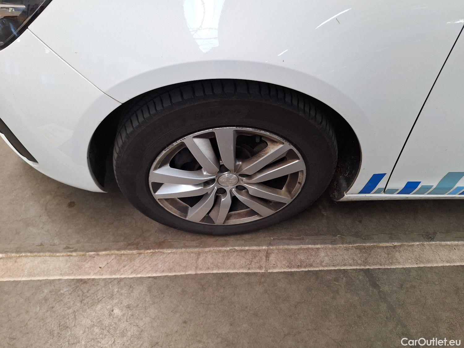  Peugeot  308 Peugeot,  SW FL'17, Peugeot  SW 1.5 BlueHDi 100 DPF S&S Active 5d #39