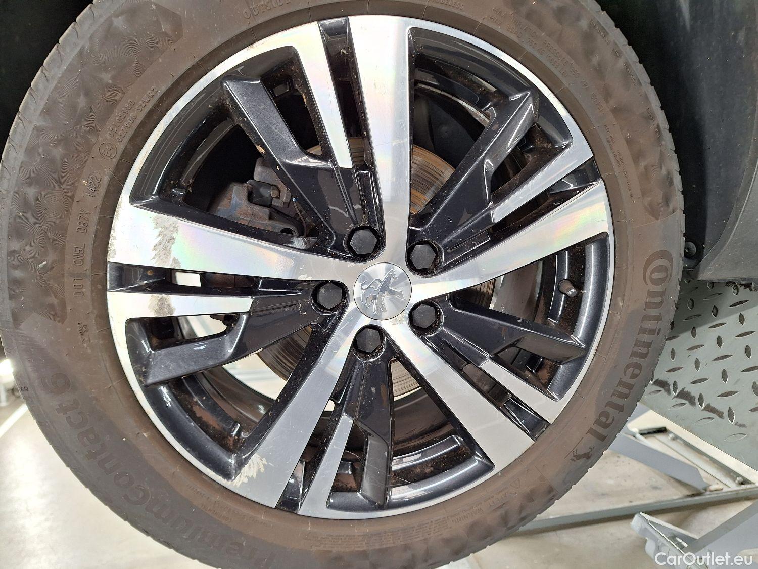  Peugeot  5008 Peugeot,  '16, Peugeot  1.2 PureTech 96kW S&S EAT8 Allure 5d #16