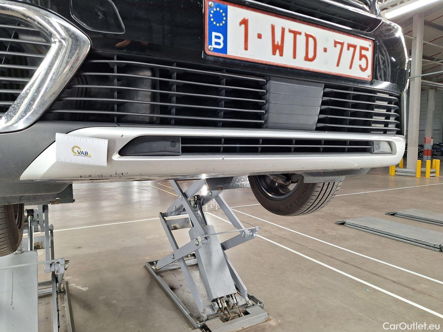  Peugeot  5008 Peugeot,  '16, Peugeot  1.2 PureTech 96kW S&S EAT8 Allure 5d #18