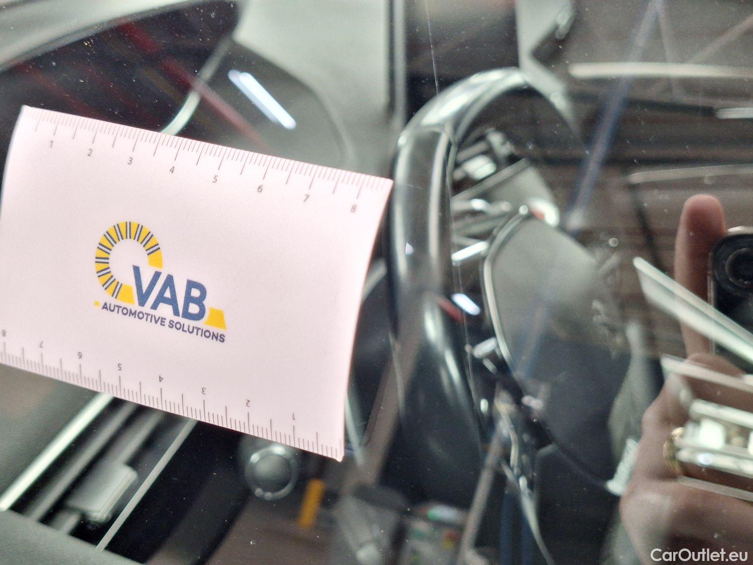  Peugeot  5008 Peugeot,  '16, Peugeot  1.2 PureTech 96kW S&S EAT8 Allure 5d #44