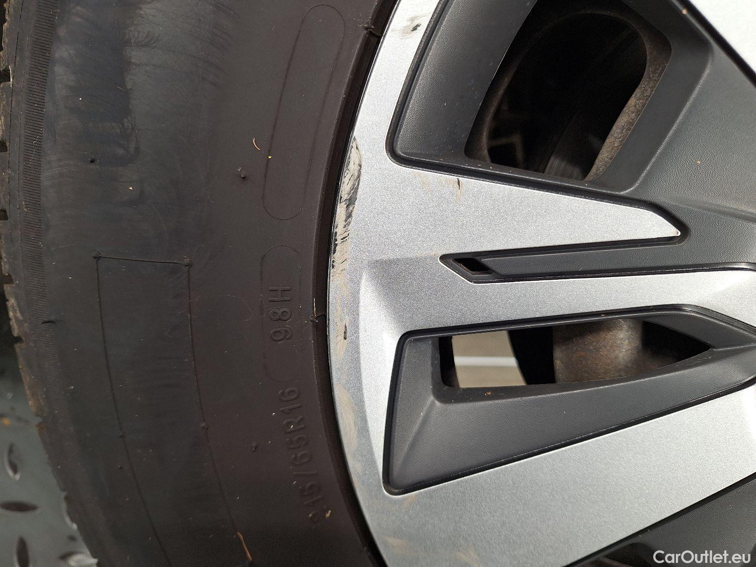  Peugeot  2008 Peugeot,  '19, Peugeot  1.5 BlueHDi 75kW S&S Active 5d #3