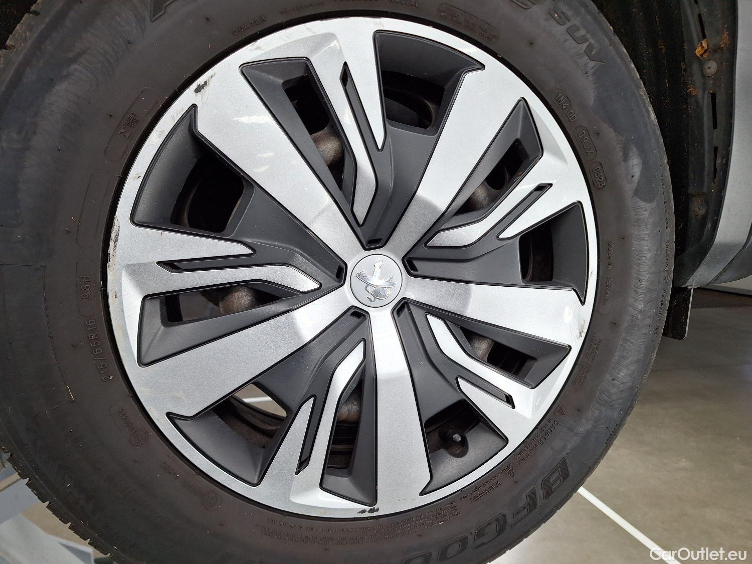  Peugeot  2008 Peugeot,  '19, Peugeot  1.5 BlueHDi 75kW S&S Active 5d #1