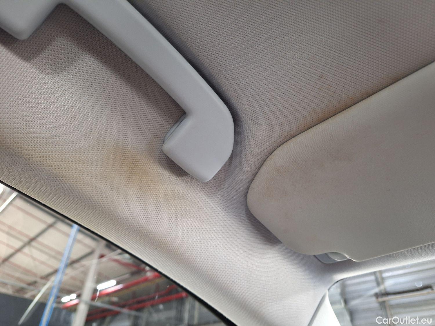  Peugeot  5008 Peugeot,  '16, Peugeot  1.2 PureTech 96kW S&S EAT8 Active 5d #60