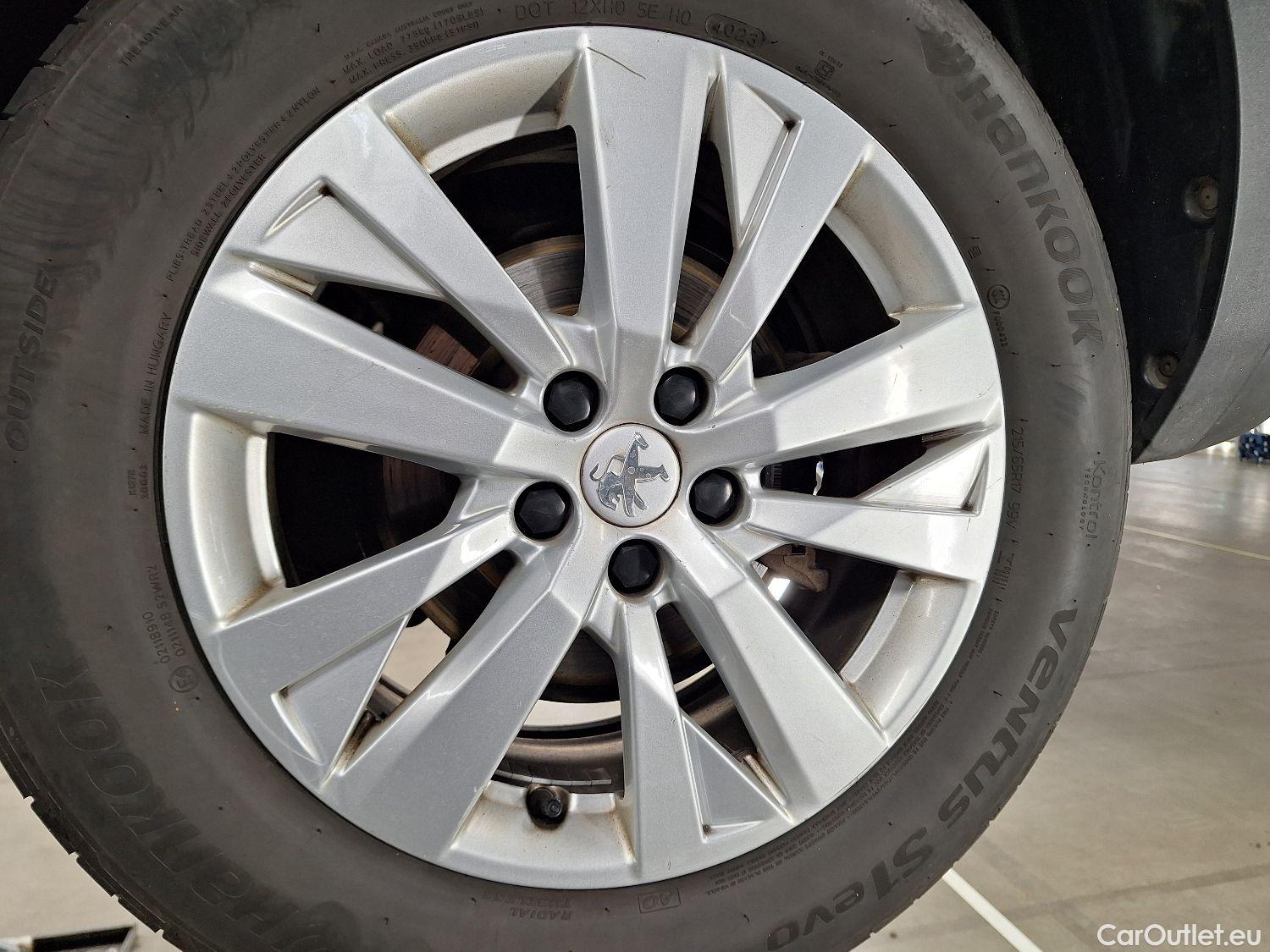  Peugeot  5008 Peugeot,  '16, Peugeot  1.2 PureTech 96kW S&S EAT8 Active 5d #11