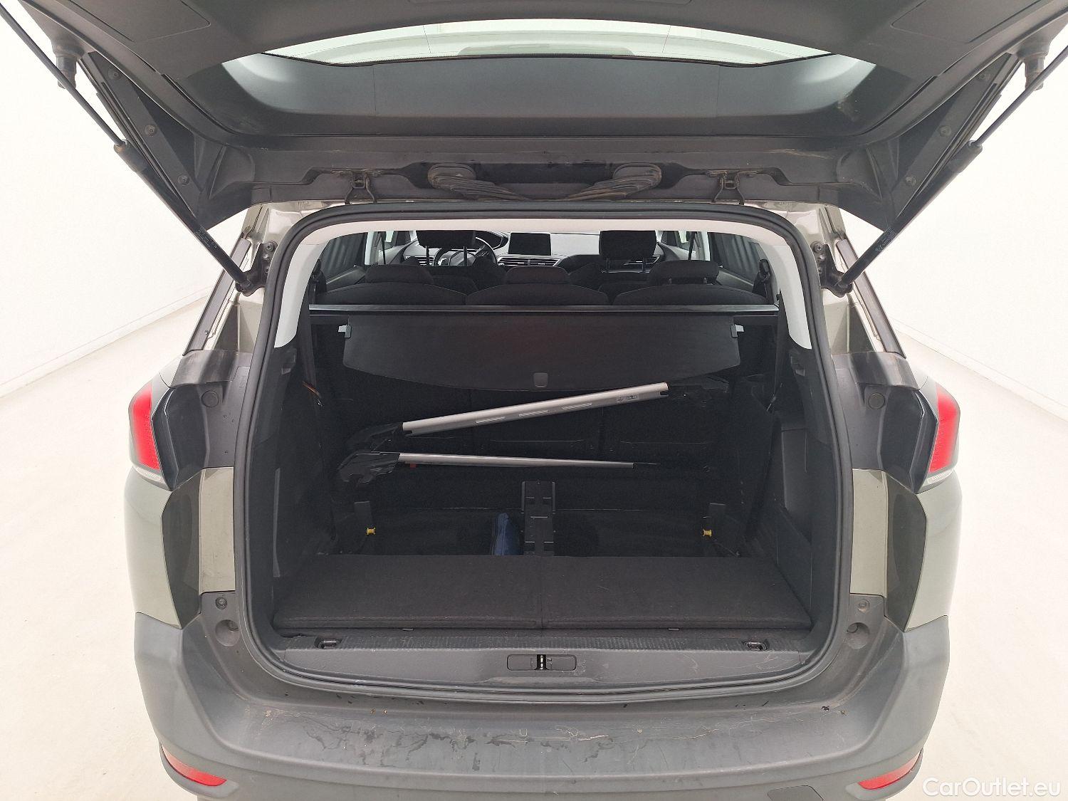  Peugeot  5008 Peugeot,  '16, Peugeot  1.2 PureTech 96kW S&S EAT8 Active 5d #2