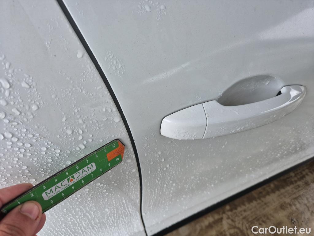  Renault  Clio RENAULT  / 2019 / 5P / berlina con portón Business Blue dCi 74kW (100CV) #31