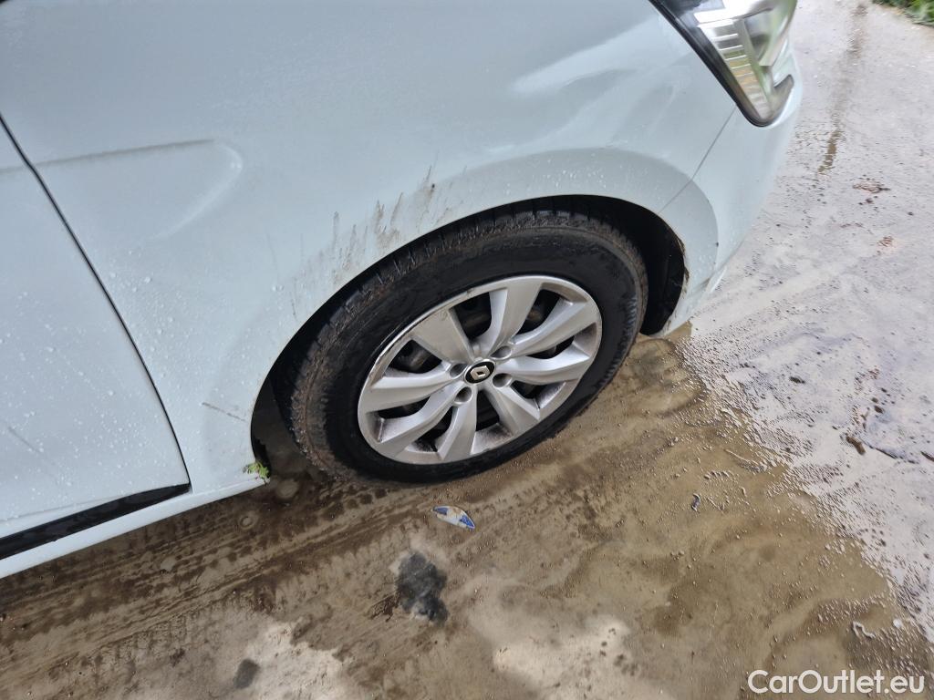  Renault  Clio RENAULT  / 2019 / 5P / berlina con portón Business Blue dCi 74kW (100CV) #16