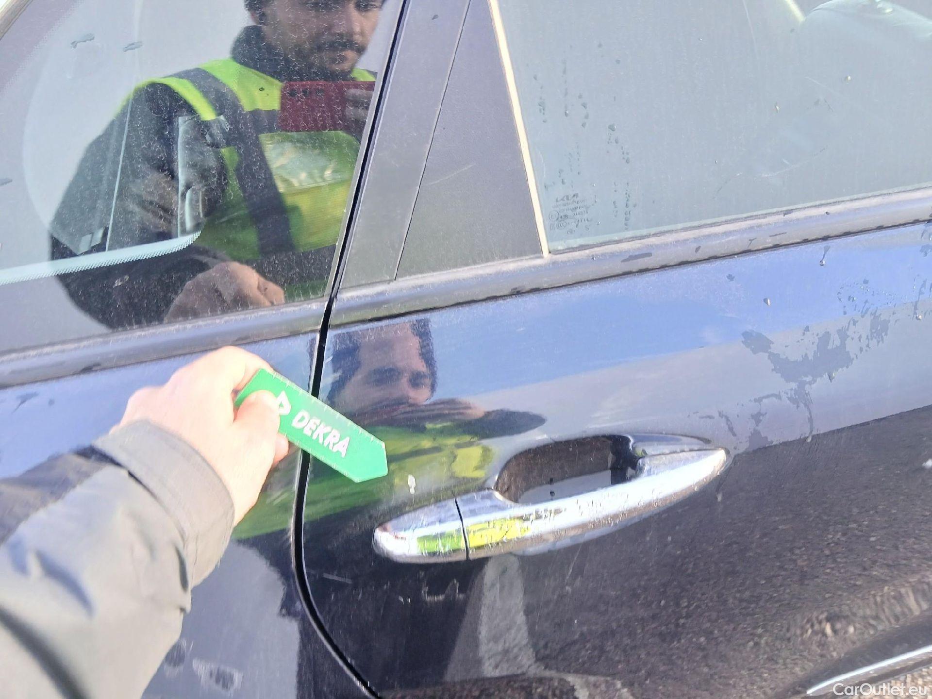  KIA  Niro KIA  / 2019 / 5P / crossover 1.6 GDi PHEV 104kW (141CV) Drive #14