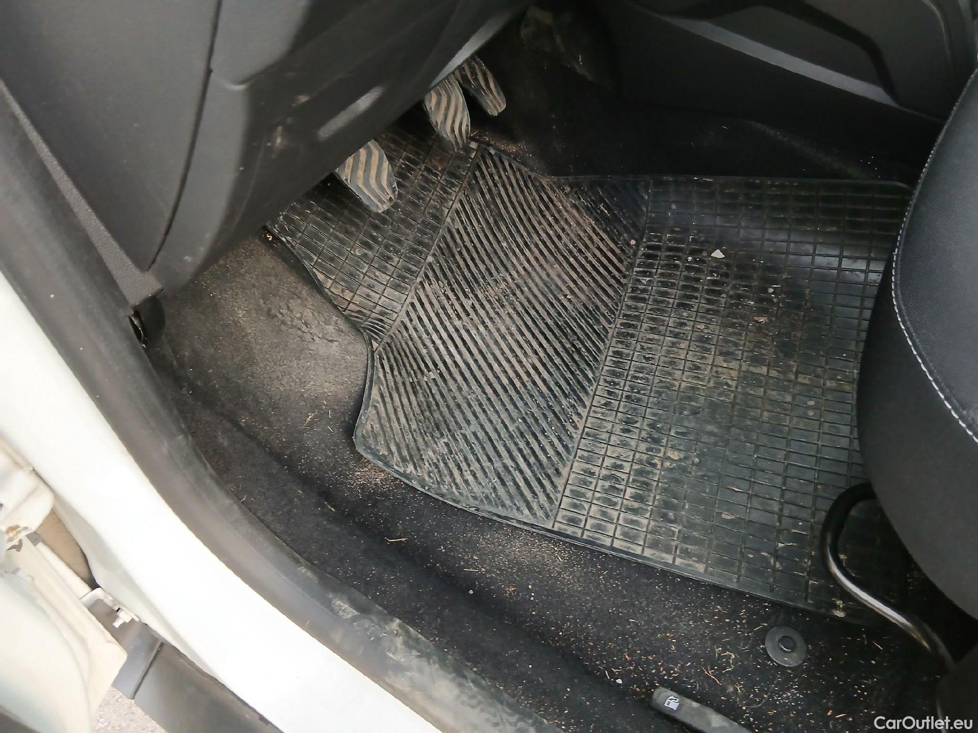  Dacia  Duster DACIA  / 2018 / 5P / todoterreno Comfort Blue dCi 85kW (115CV) 4X4 #43