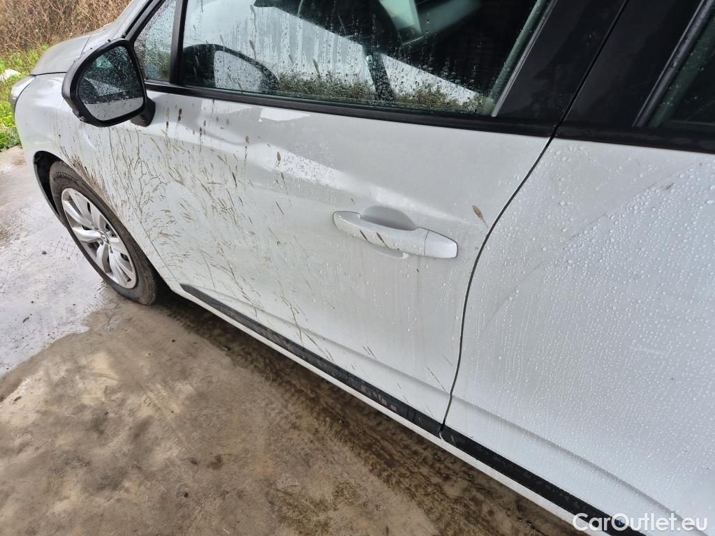  Renault  Clio RENAULT  / 2019 / 5P / berlina con portón Business Blue dCi 74kW (100CV) #5