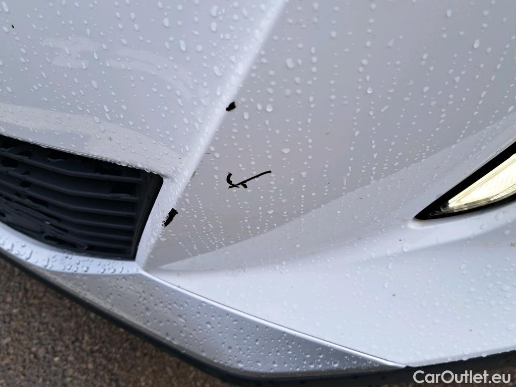  Peugeot  2008 PEUGEOT  / 2019 / 5P / todoterreno Allure BlueHDI 81kW (110CV) #4