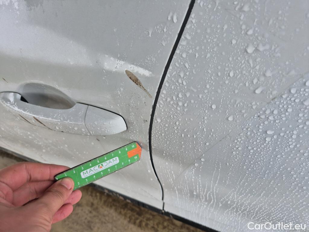  Renault  Clio RENAULT  / 2019 / 5P / berlina con portón Business Blue dCi 74kW (100CV) #6