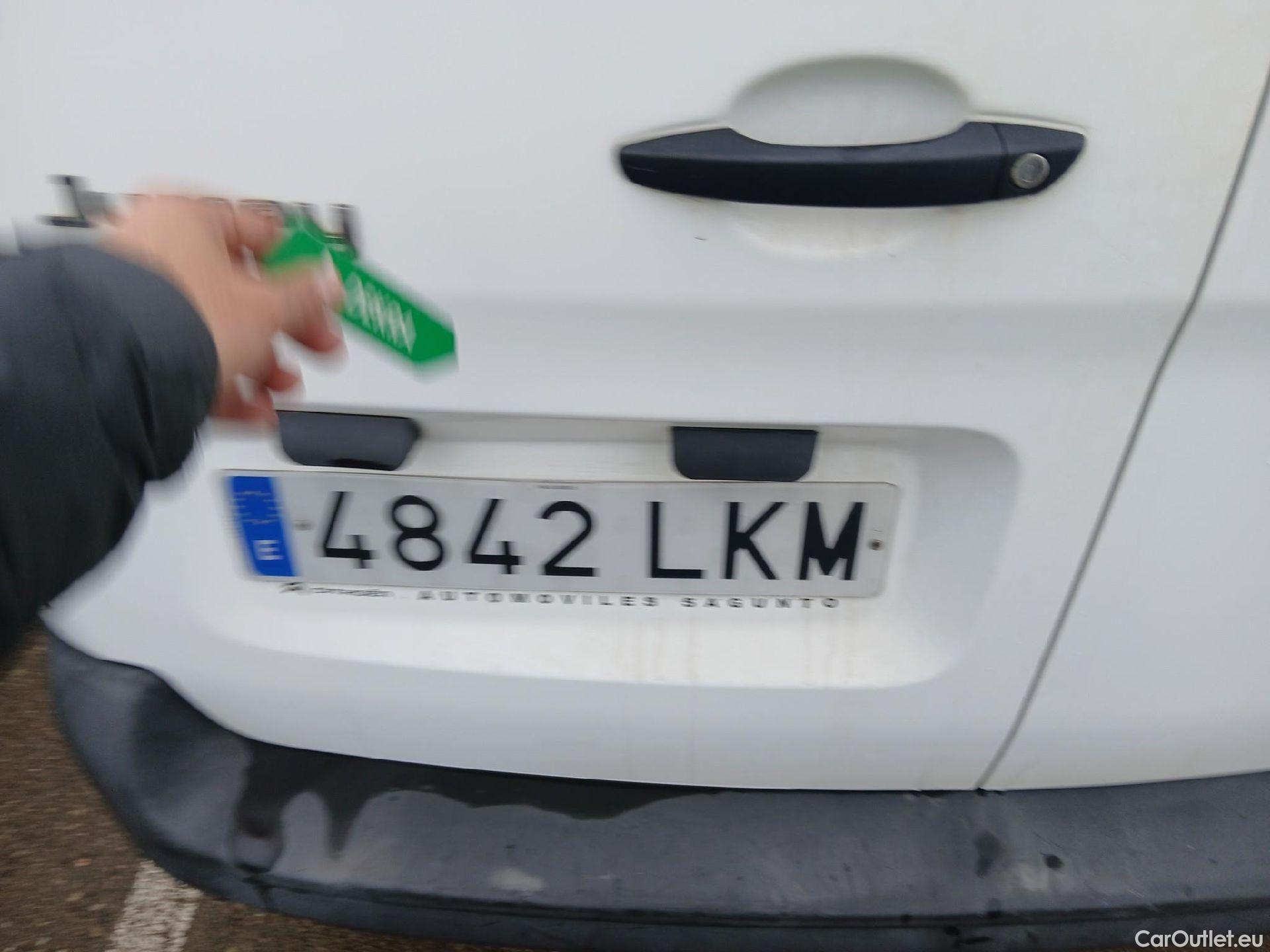  Citroen  Jumpy CITROEN  / 2016 / 4P / combi Talla M BlueHDi 88KW (120CV) 6v Confort #19