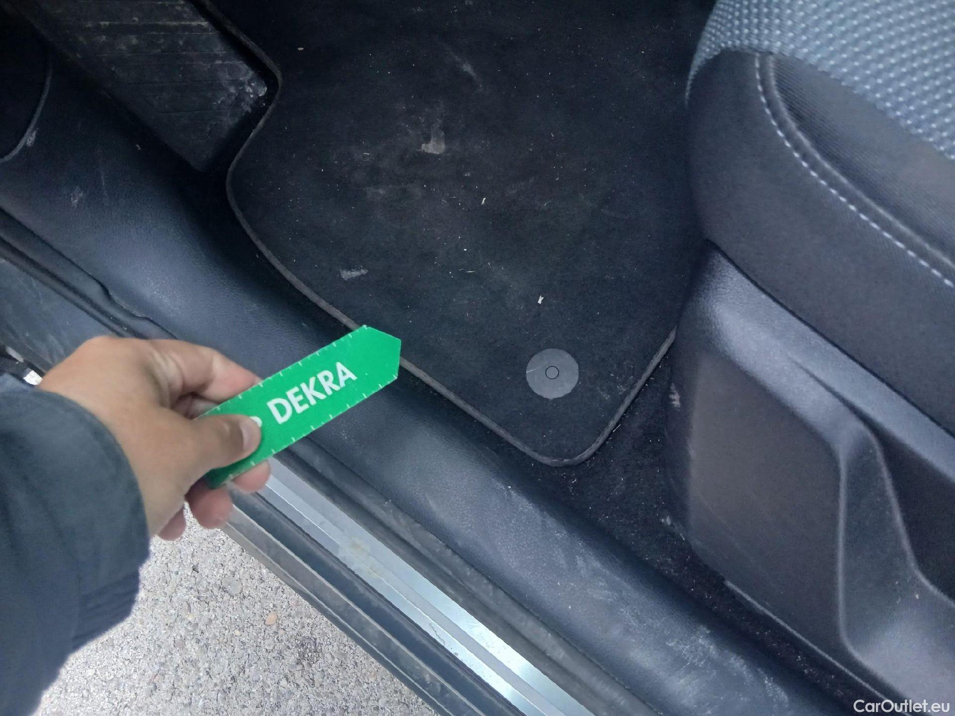  Audi  Q2 AUDI  / 2016 / 5P / todoterreno Design 30 TDI 85kW (116CV) S tronic #6