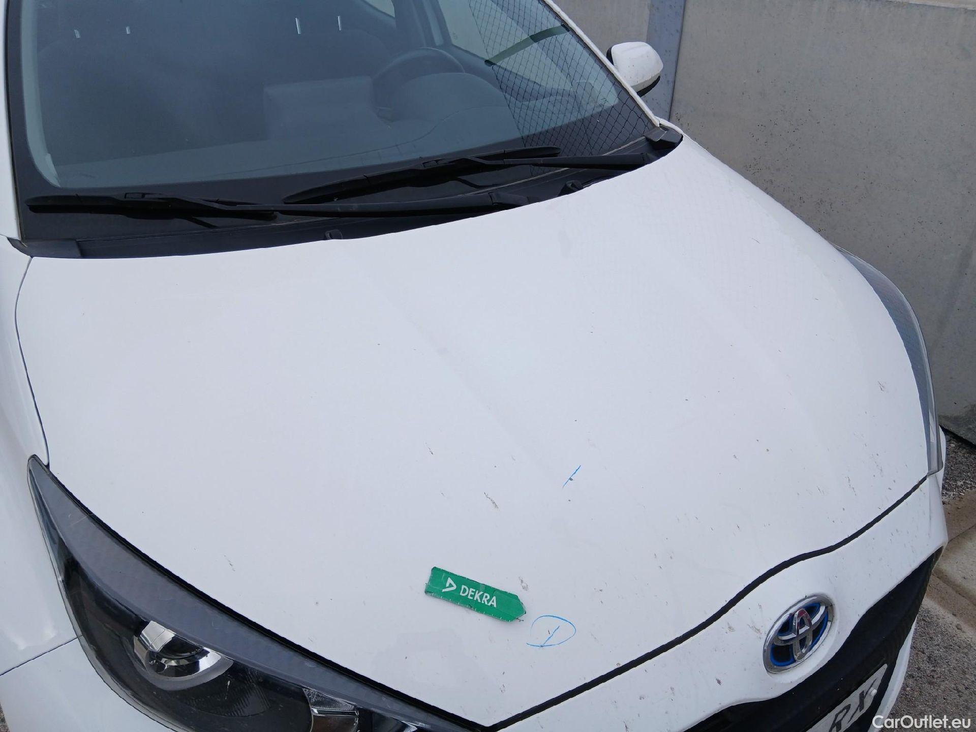  Toyota  Yaris TOYOTA  / 2020 / 5P / berlina con portón 1.5 120H Active Tech #6