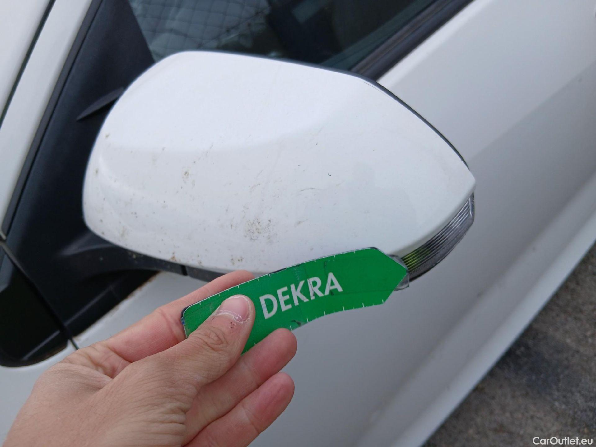  Toyota  Yaris TOYOTA  / 2020 / 5P / berlina con portón 1.5 120H Active Tech #11