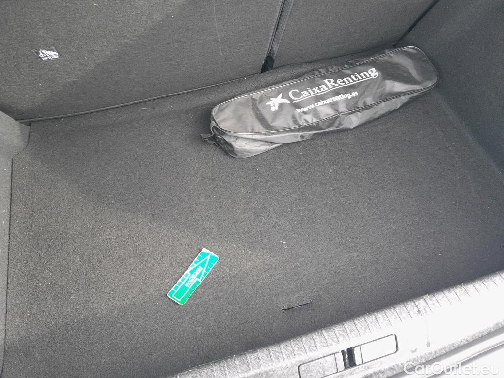  Opel  Corsa OPEL  1.2T XHL 74kW (100CV) Elegance #2